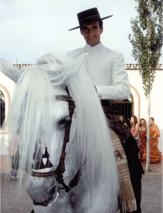 Antonio Pavón, on horseback at the fair