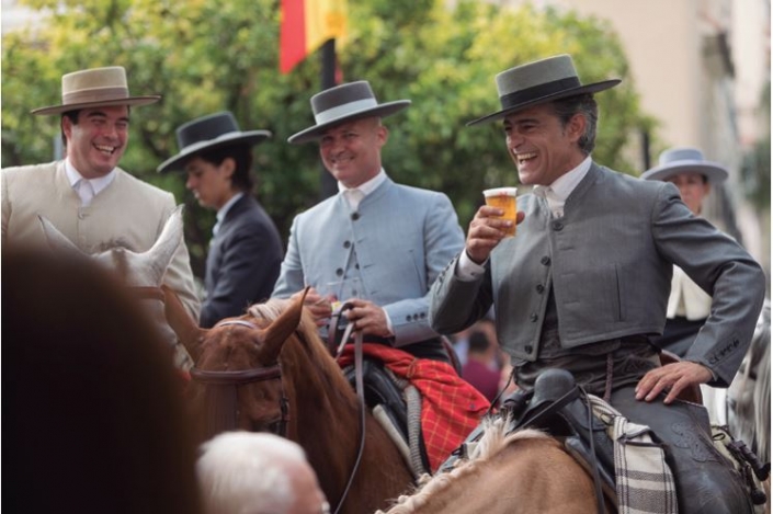 Horsemen Hugo Ruiz, Jesús Fernández and Juan LópezAyala cracking up. Enjoy!