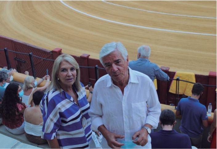 Conchi Guerra and Luis Blanco, there are no bullfighting fans like them.