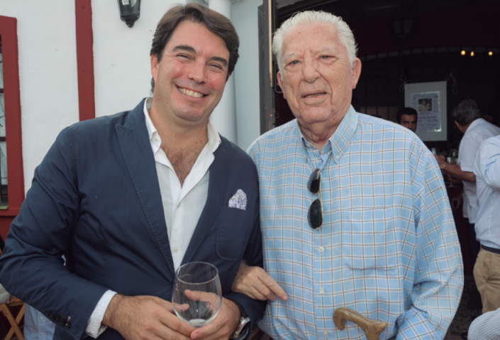 Hugo Ruiz and Mr. José Luis Martín Lorca. Thanks, always, for honoring us with your presence. Touristic Merit Medal and Peña Caballistas Prize 2015.
