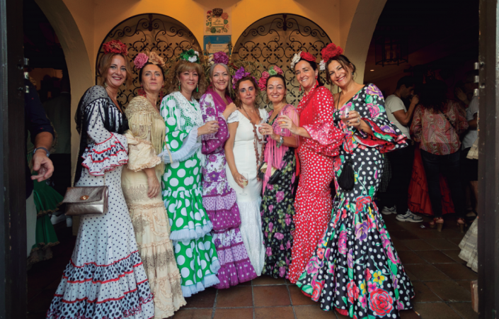 Virginia Rodríguez, María del Mar Parada, Rosi and Inma Pérez, Pepa Rosales, Lourdes López, Isabel Moreno and Ana Pecino. Let’s have some fun!
