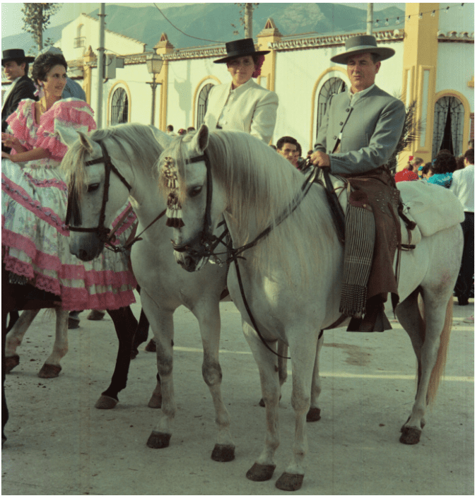 Antonio Gómez y su hija Mª del Mar, juntos a caballo.