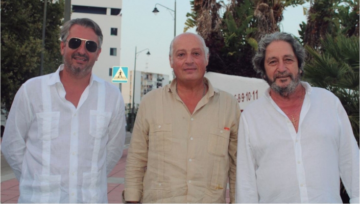El empresario David Ordóñez, junto a Paco Cívico y el pintor Manuel Escalona.