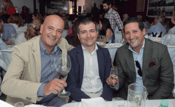 Javier Asensio, Adolfo Silva y Miguel Cascajo. ¡Salud caballeros!