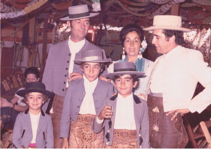 La familia Fernández y el siempre recordado y añorado maestro José Antonio Galán.