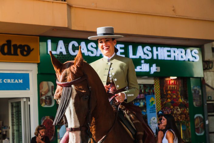 La caballista Marta Jiménez dió una lección de elegancia y belleza a lomos de Forajido.